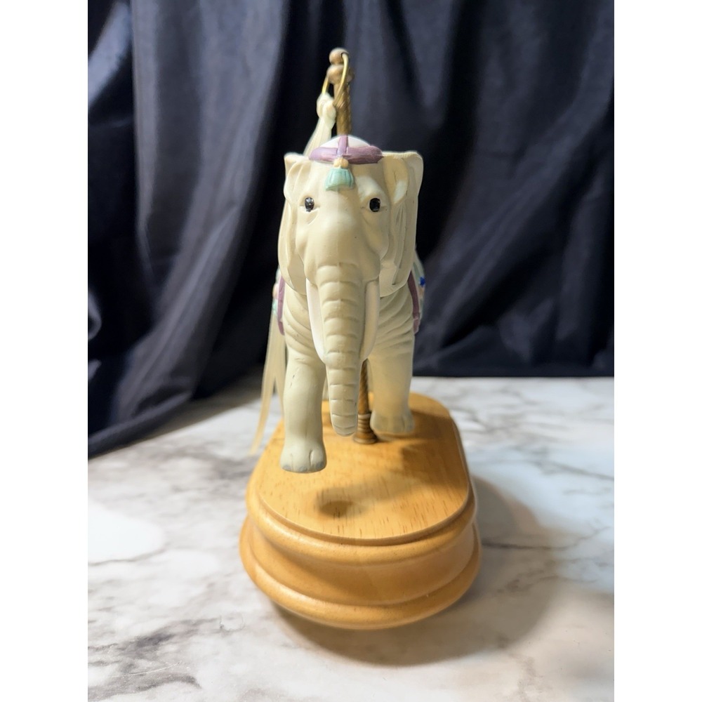 MUSICAL CAROUSEL ELEPHANT WORKS BUT MUSIC DRAGS A LITTLE (2790) - Picture 2 of 6